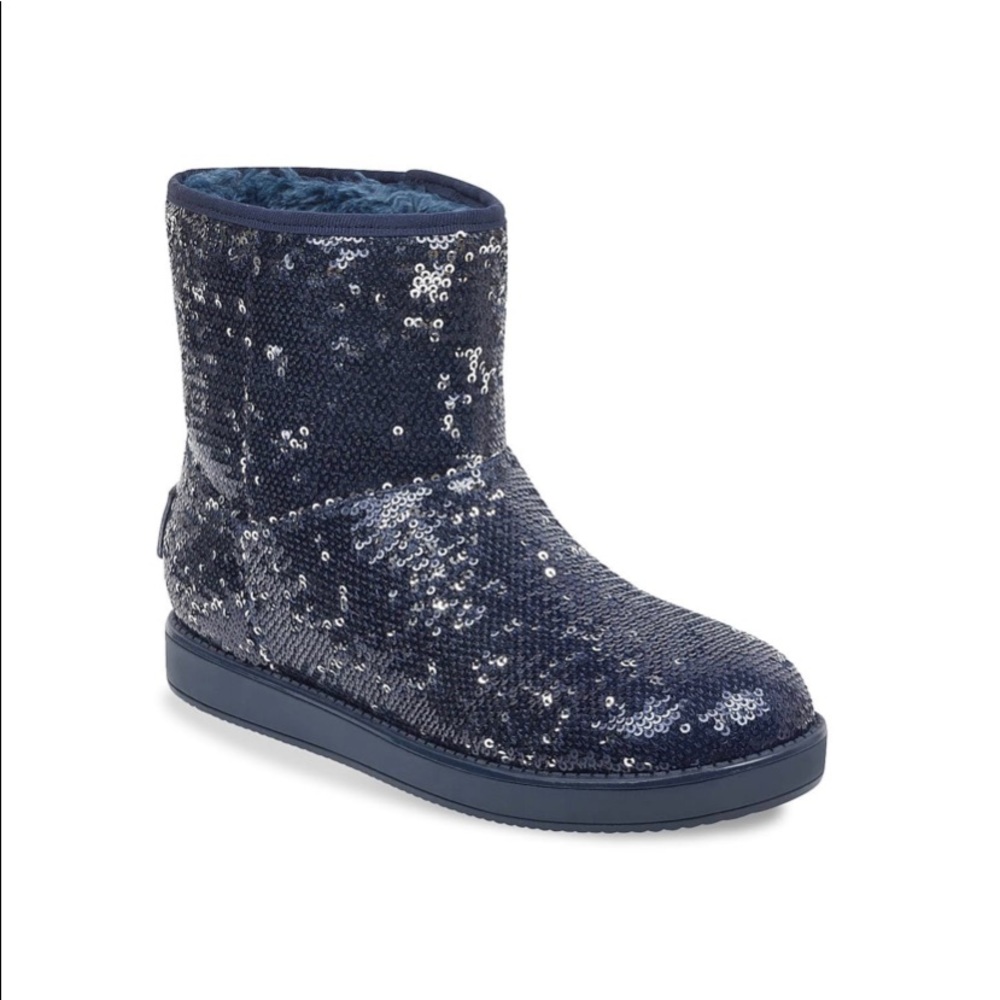 Blue sequin boots are by Guess (G by Guess). Size 8M in womens.